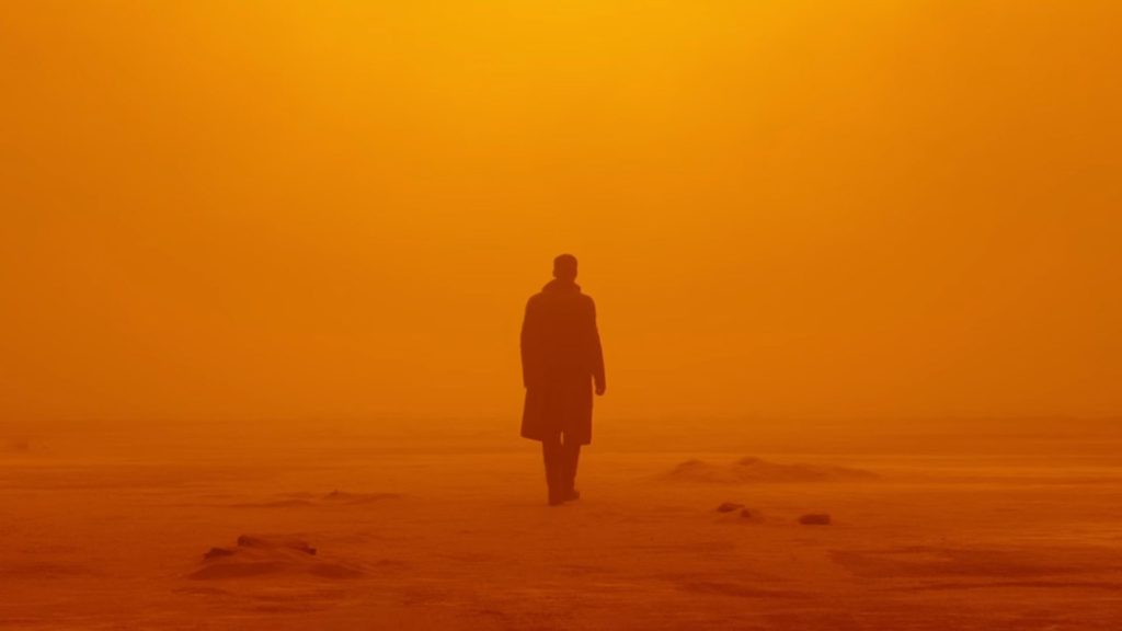 Бегущий по лезвию 2049