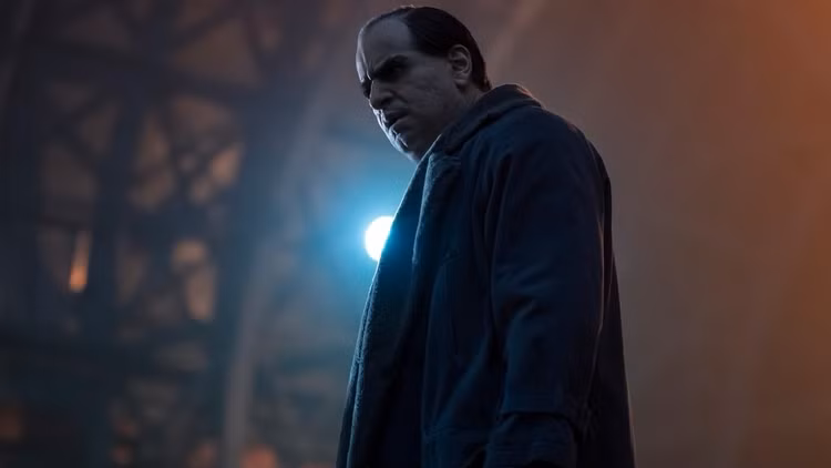 Кадр из шестого эпизода сериала «Пингвин»