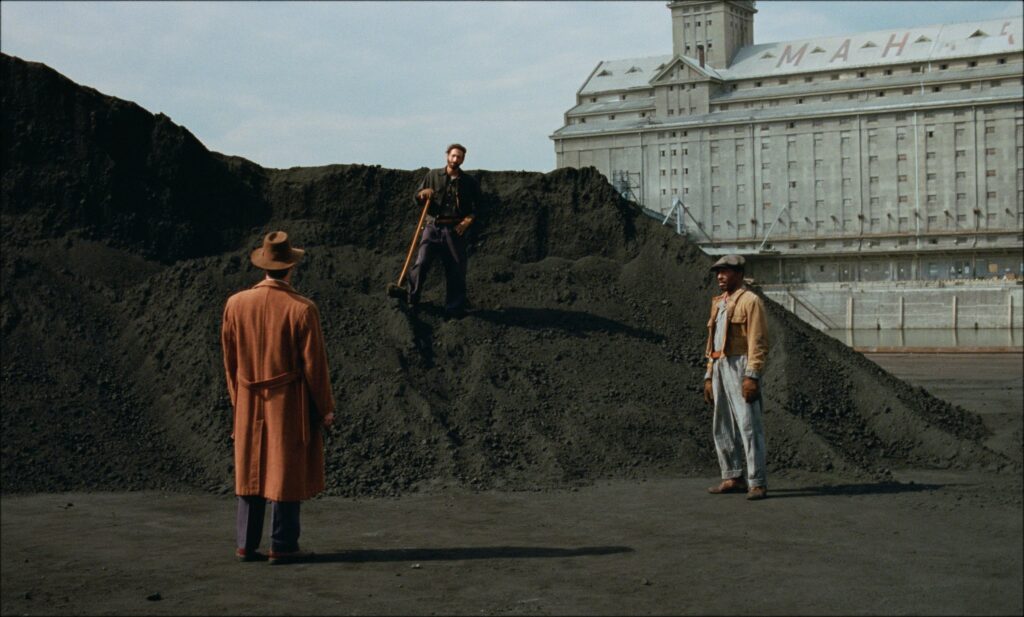 18 февраля состоялась цифровая премьера драмы «Бруталист» — одного из главных фаворитов грядущего «Оскара». За несколько месяцев к фильму практически приросло слово «монументальный». Рассказываем, действительно ли картина достойна всех рукоплесканий.